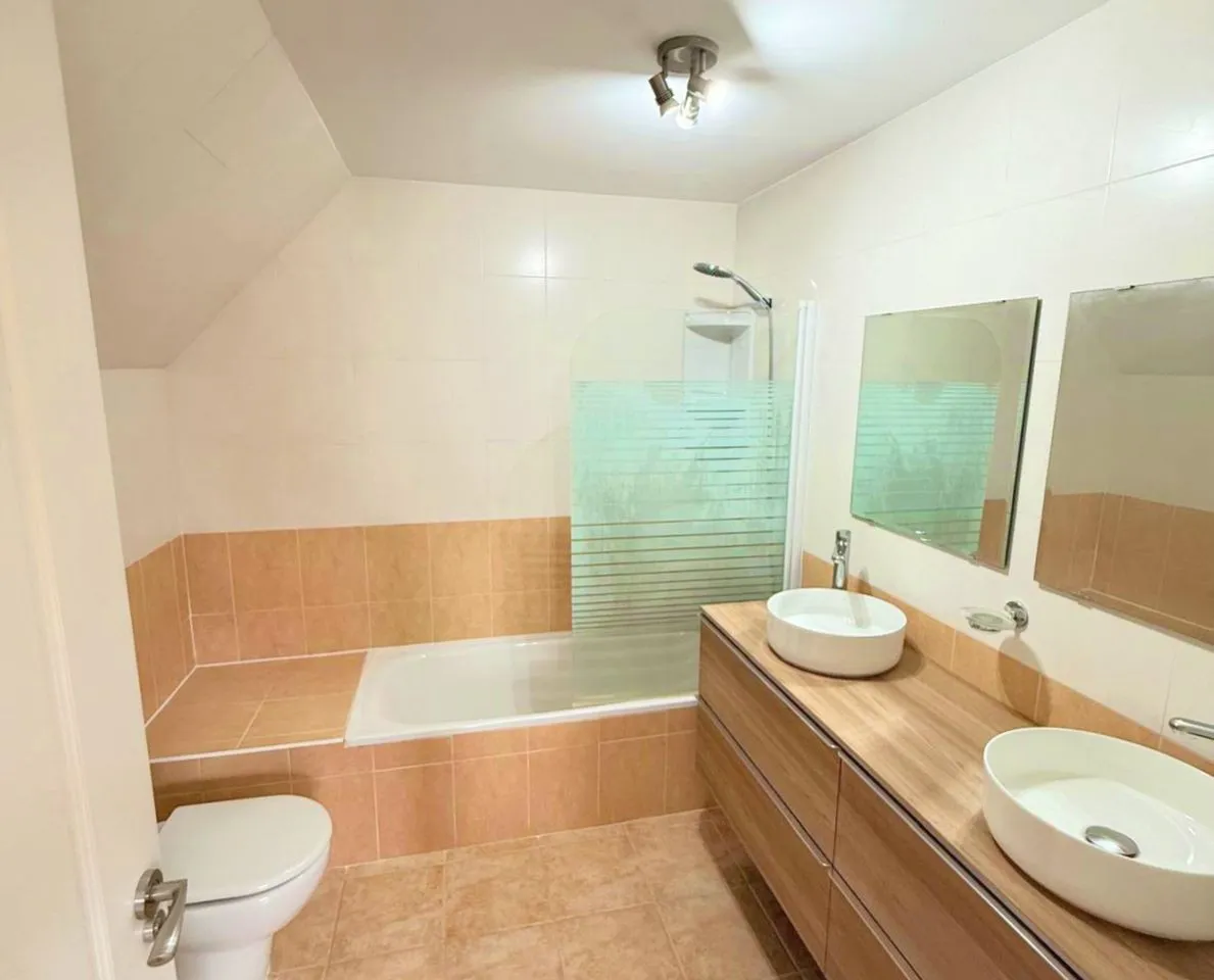 101621a9-77ac-469d-bc9e-5ccdcdd563fd