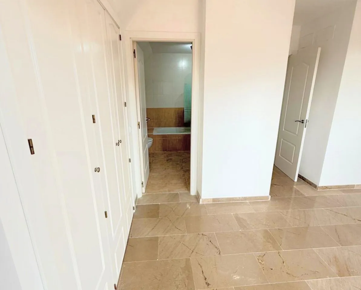 2dbf8305-69df-4c49-96c0-35761b6b0048