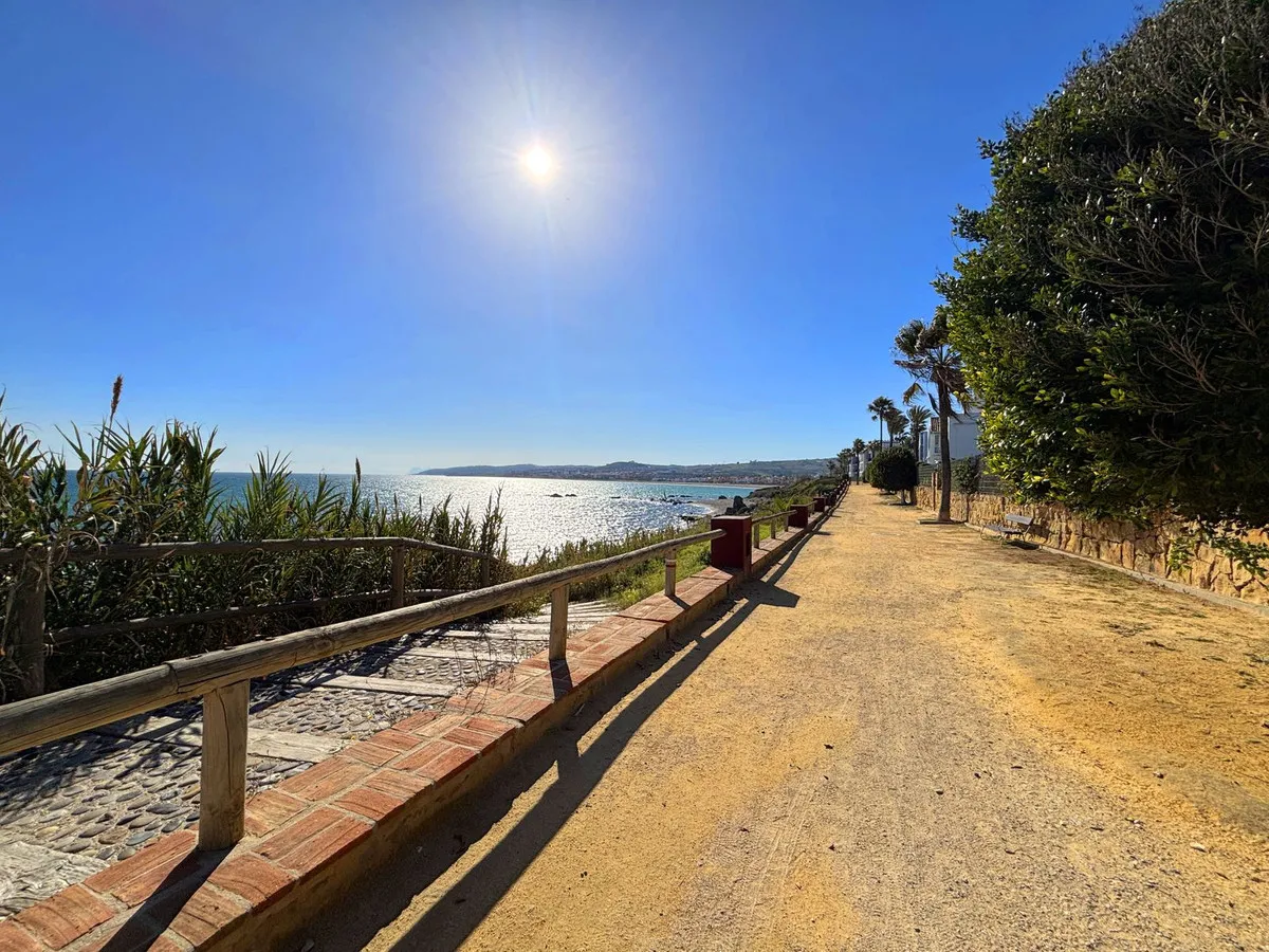 8f8ce1a8-3507-42a4-ac8c-8aa5148502bb