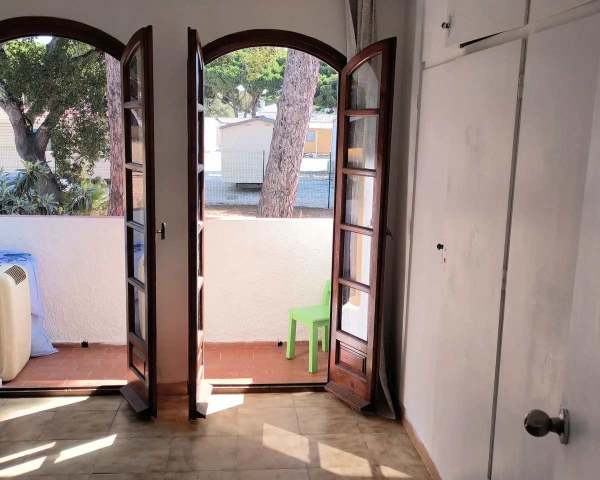 b984d6cc-ec9f-4a3e-844f-f87e6a290fc6