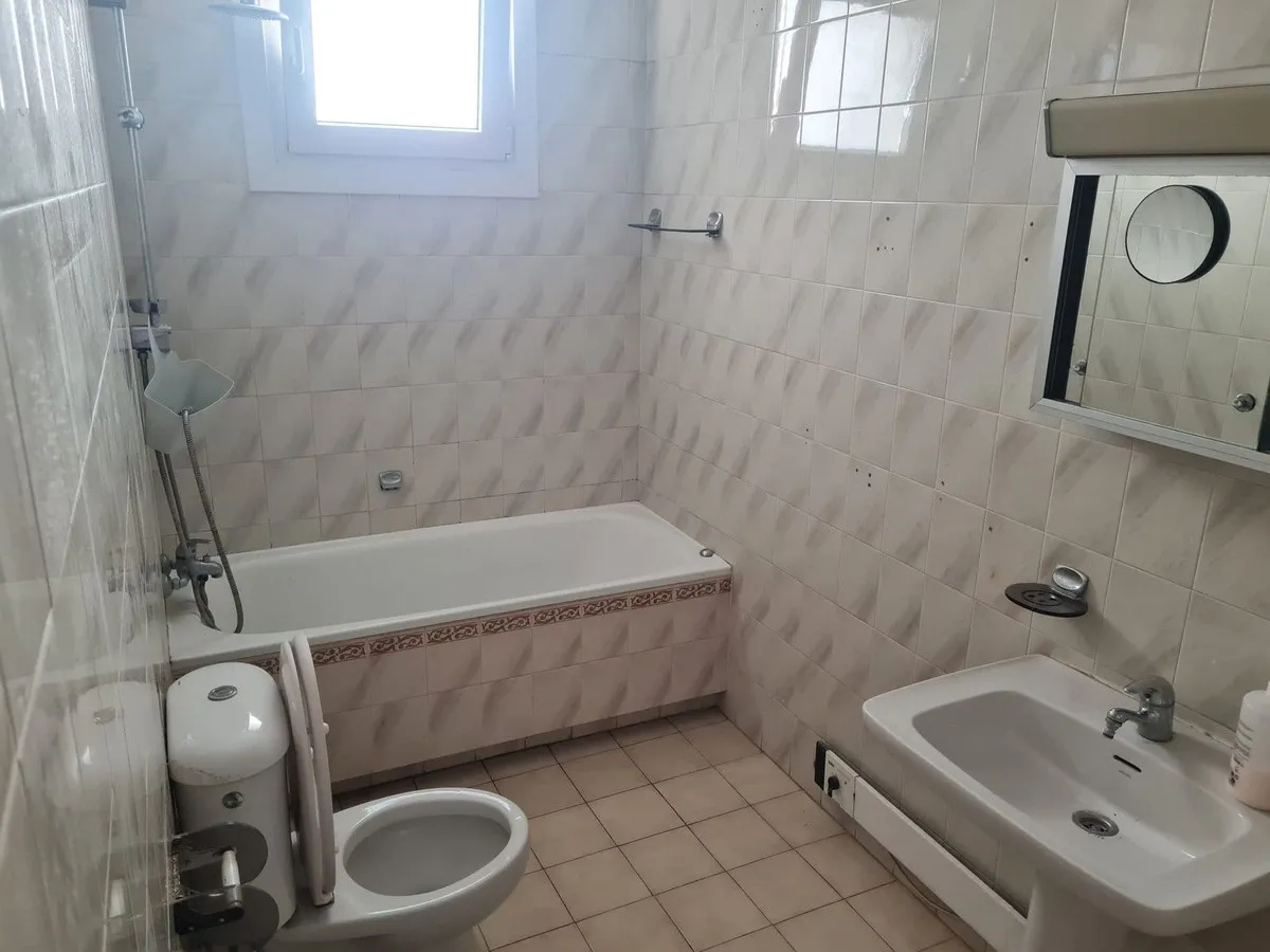 e27912f8-54bf-4d82-bf6b-48e89992f182