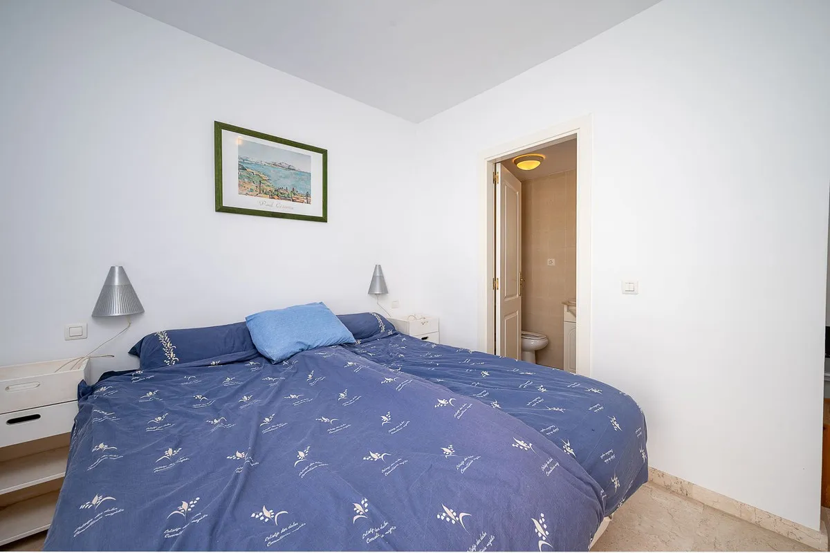 0d8d4e75-27fc-40c4-b779-17ee0c63dc1d