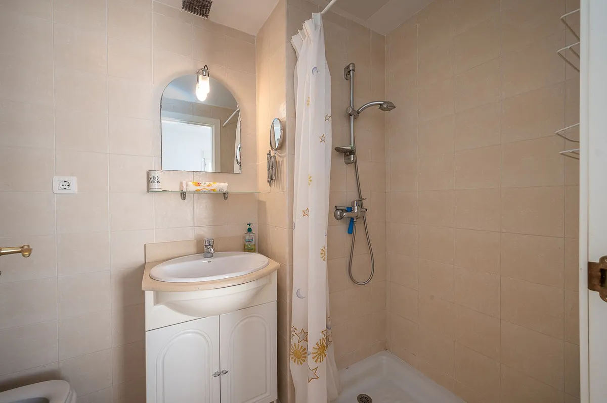 6fa07f5b-3c02-40d3-9f56-f6d3fdadbf52