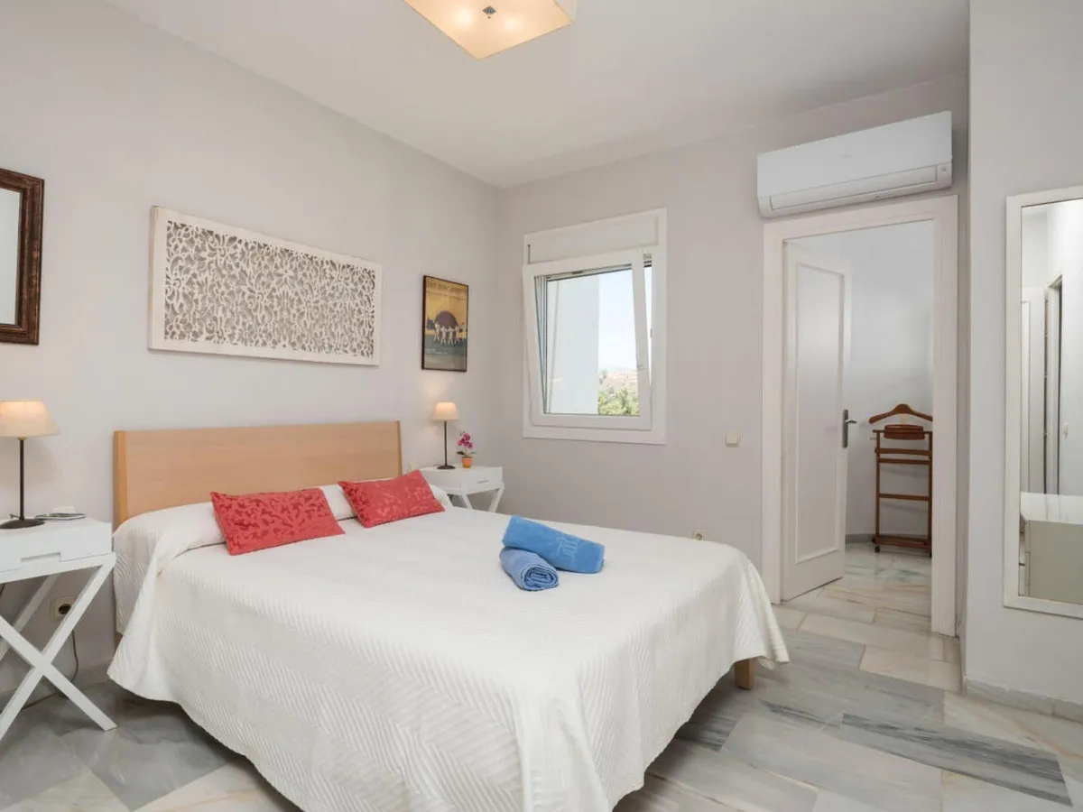 0374cca1-c6d9-426b-8219-cd6e5e85f3ea