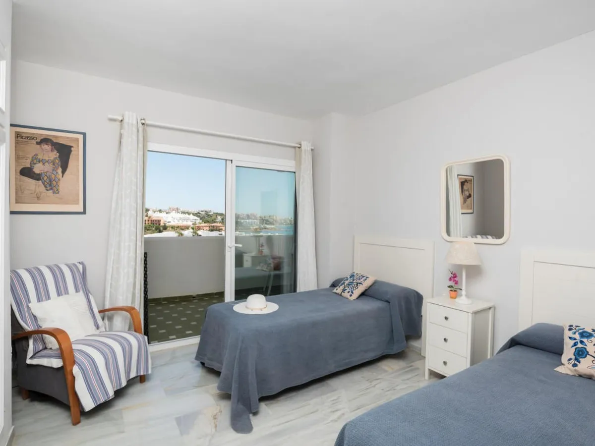 65317103-4f67-4847-bb72-831d45832647