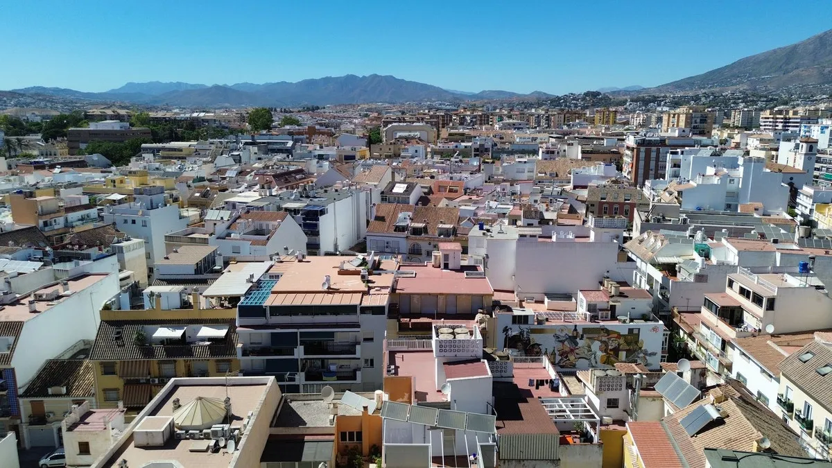 2dd18459-2b8b-40e6-b512-efc19e79f12a