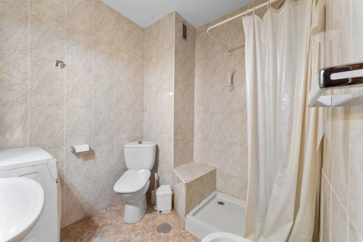 f1eca4e2-b330-49dc-b749-8119372f6365