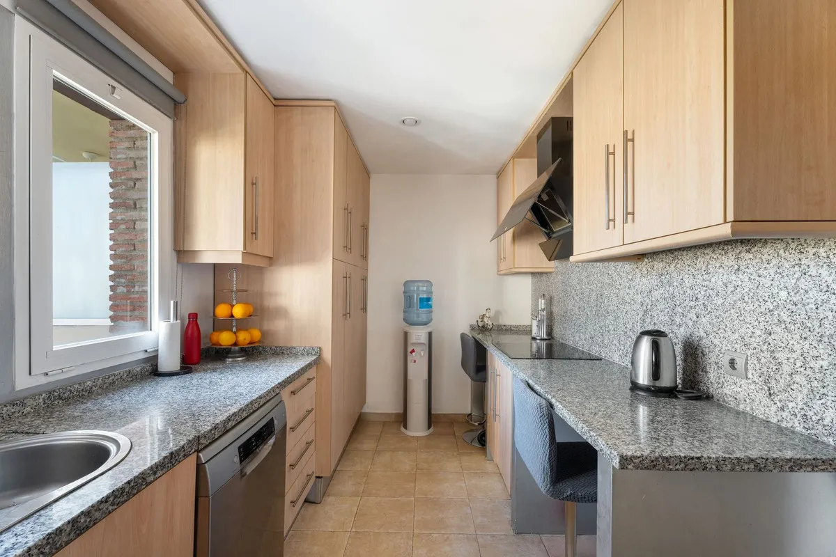 14018798-edb7-4ef0-96ba-1483afa03758