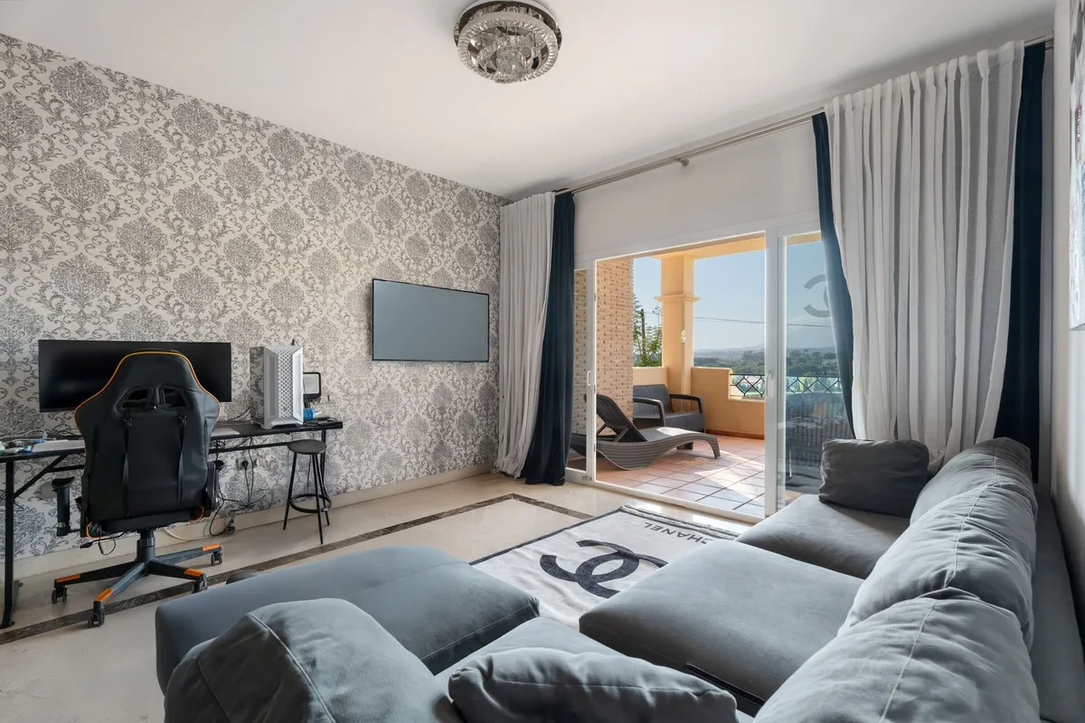 b7f5330d-4cf5-4adb-8abb-f67696867874