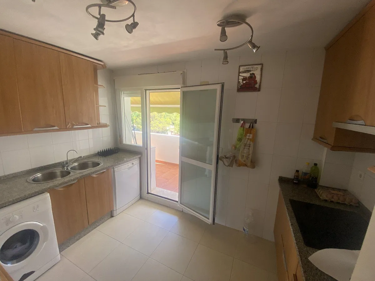 37e7b2df-fdfc-4f23-9827-95008f048ef9