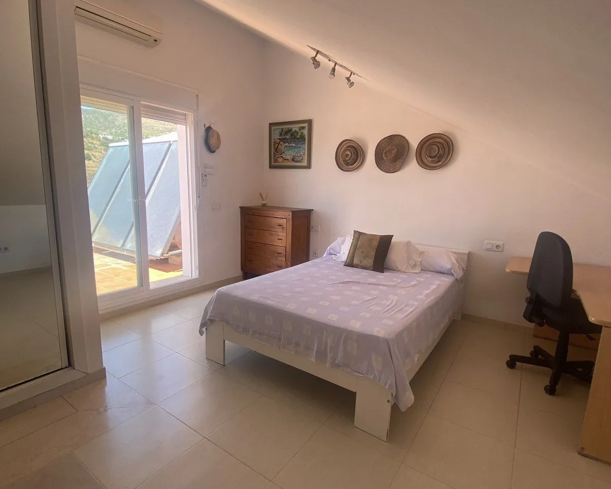 8dc063e1-5237-4285-b19f-38f33014f2cd