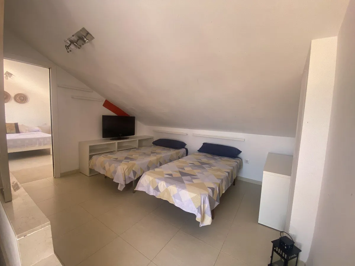 a1b05d97-a42d-4d1b-8f16-22e4ffe24b93