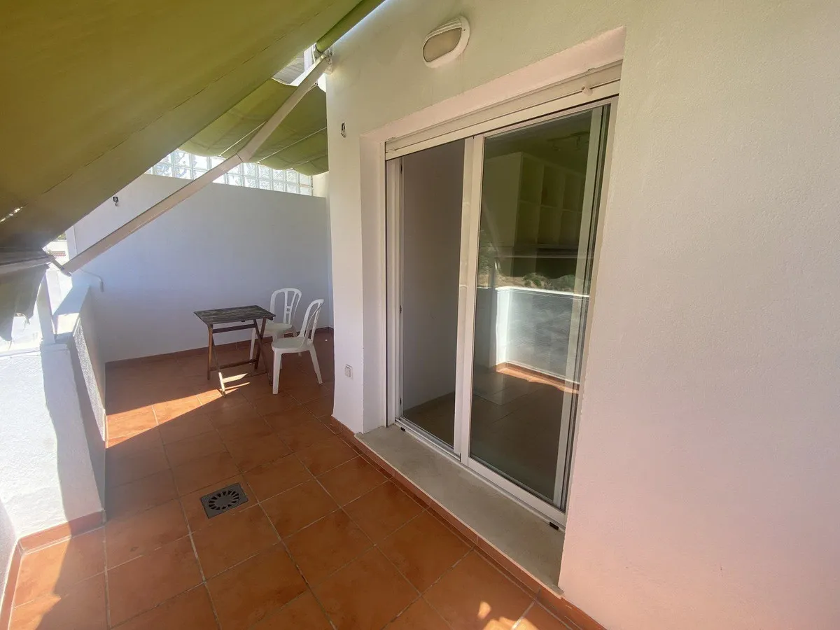 b4e73f62-563d-4e63-aff7-ae9bec81f3e5