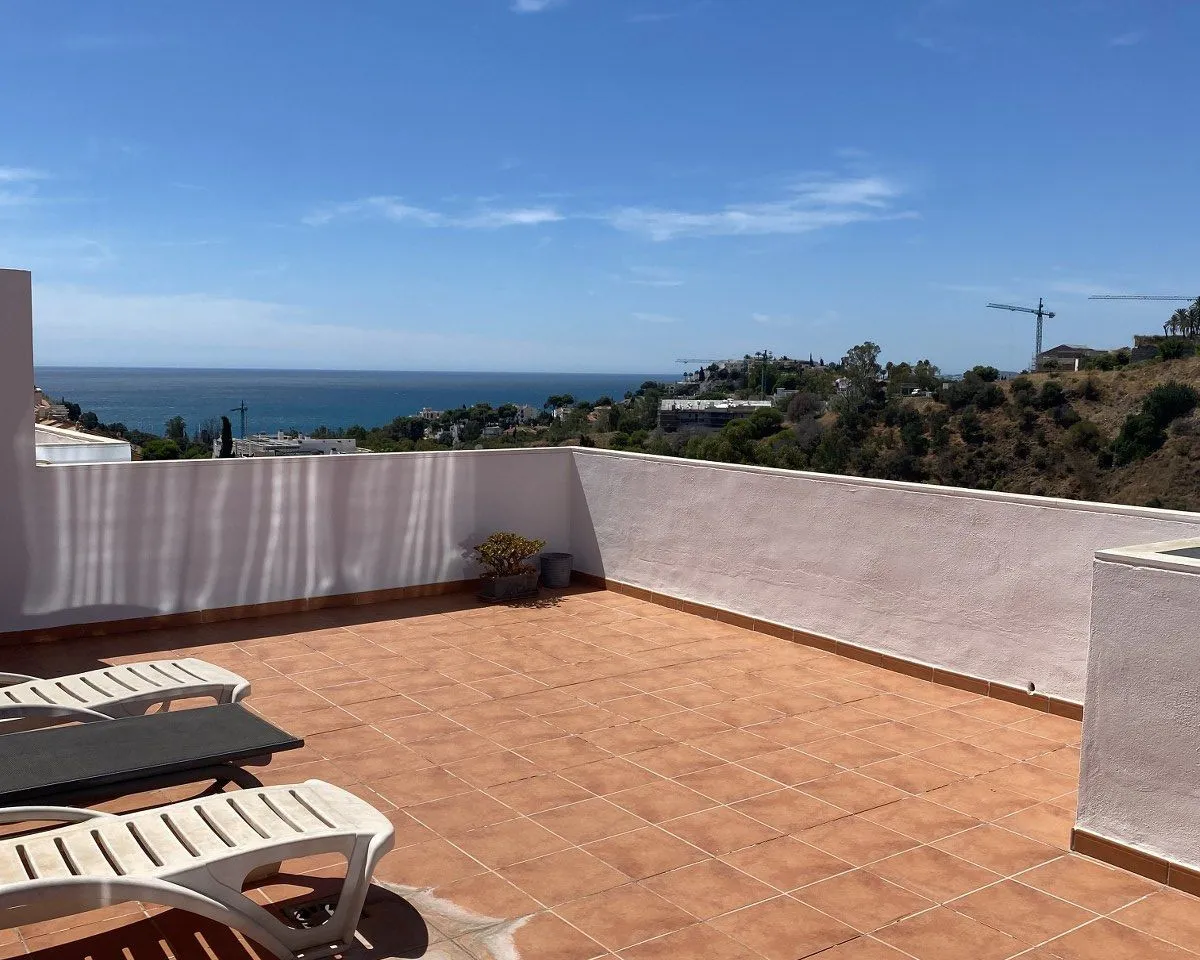 e7b8fcf9-d631-49cb-878e-4952a183fc54