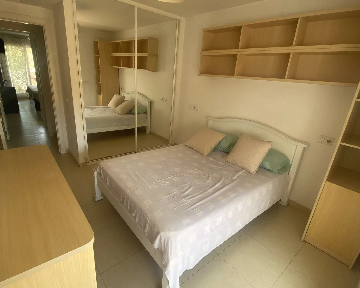 e8d1a3e5-0d31-4aca-aab8-6990a32c8f60