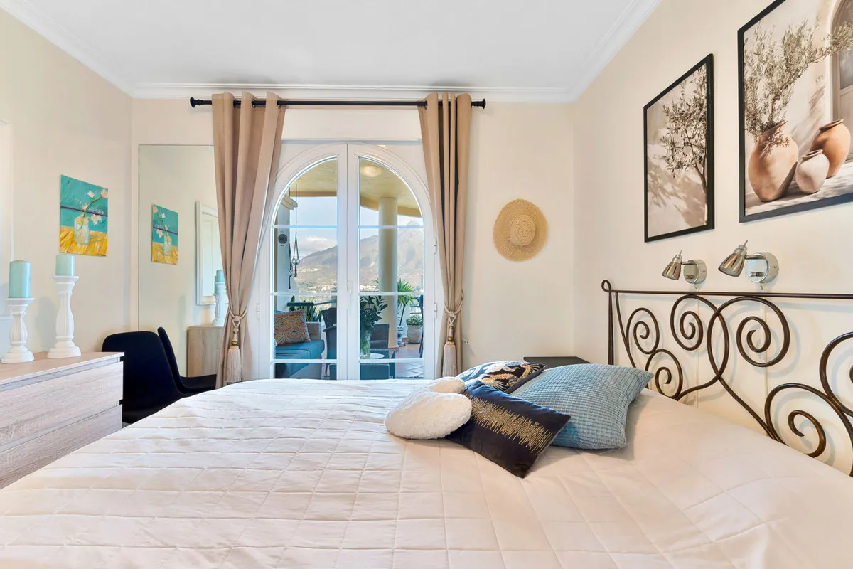 7d6e8257-3964-4733-bcc2-6969b2d9f759