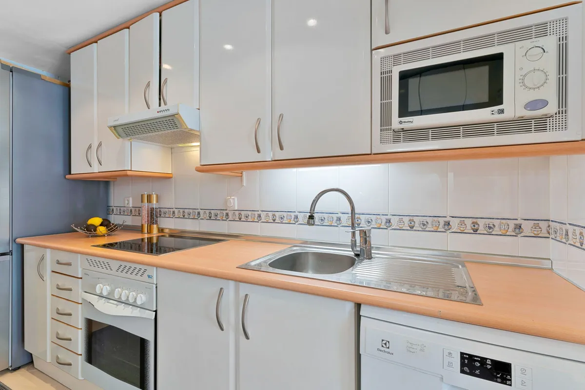 f2dbb0bf-18f3-434b-a376-9467d247929a