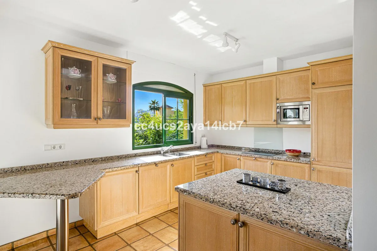 56b3c672-f77d-44a8-bfef-2a99209886d3