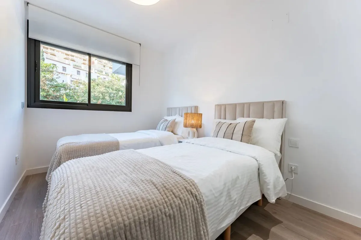 5d4d1015-c176-41d2-9efa-a0c9bd44aa96