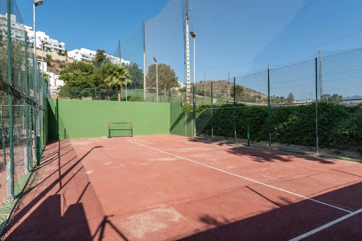 7376a0fd-064d-45b4-85c5-50dcbeb4c570