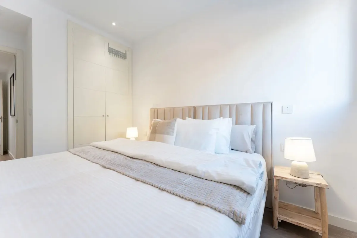 73d712e7-a5c3-435c-9a04-d8b3133ba57c