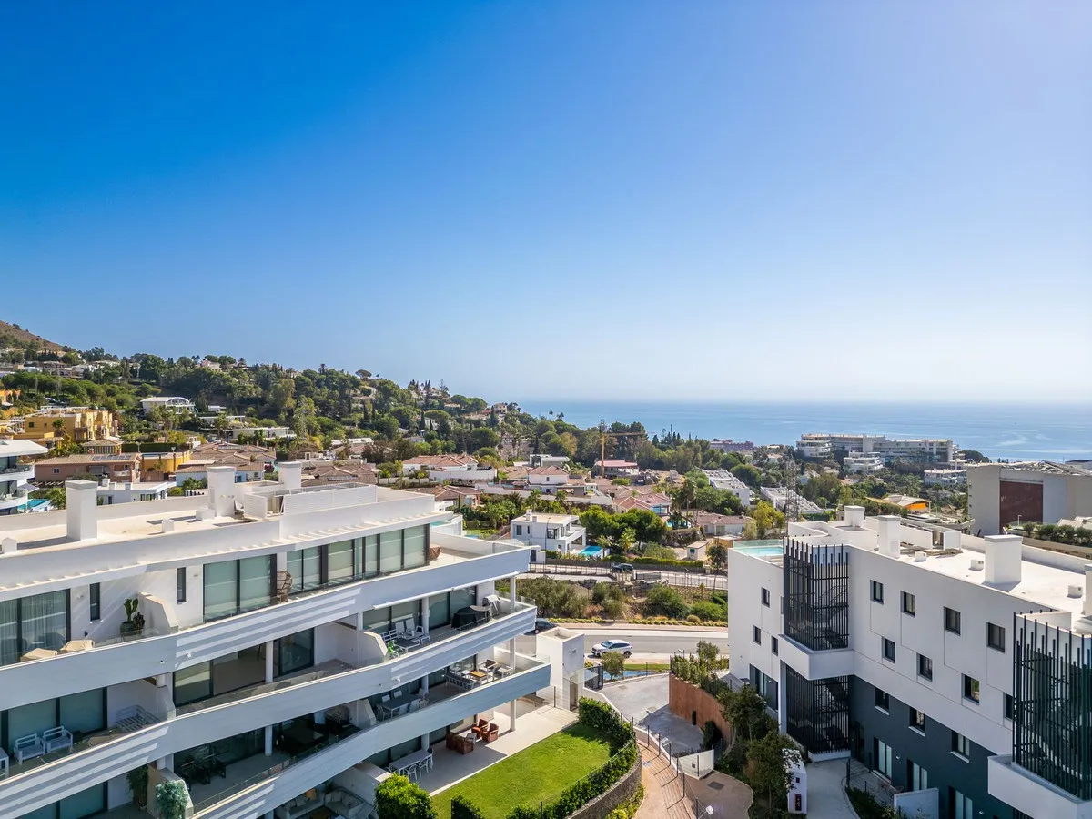 5d833977-4329-452d-8141-38773b58279e