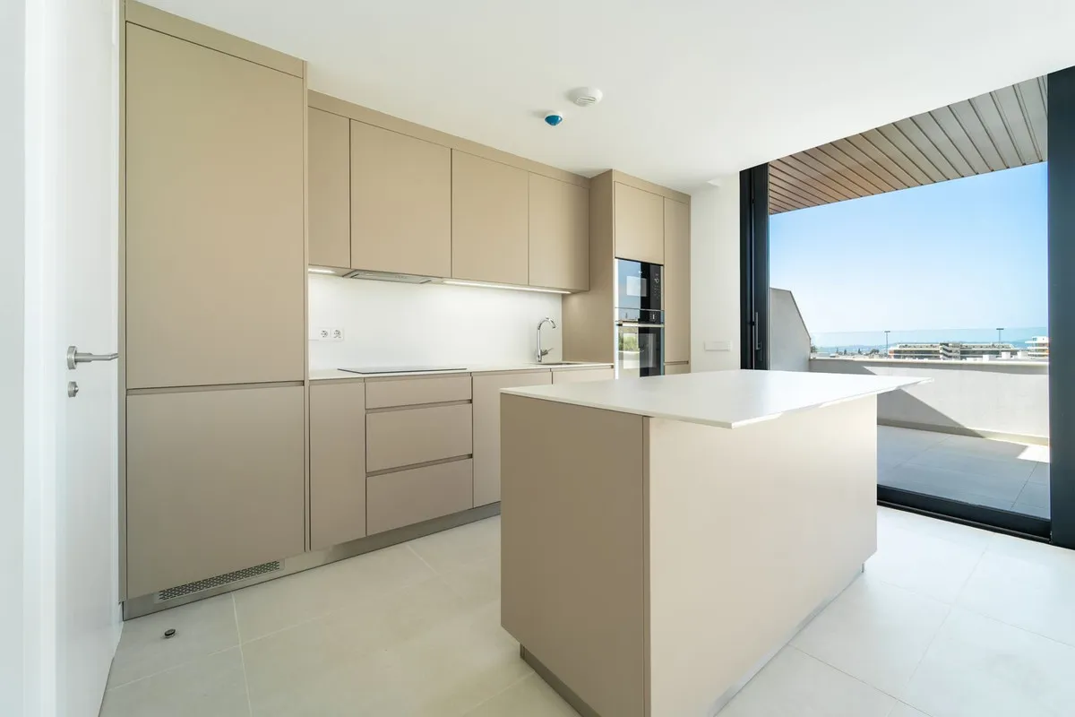 9d084666-43db-4506-8064-cba98195070f