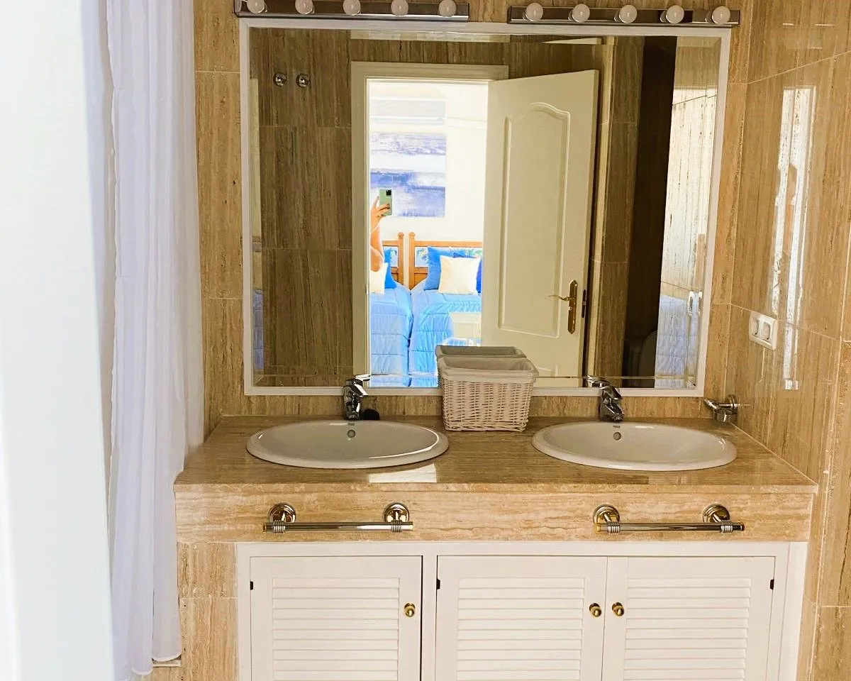 a924214b-e499-46c7-a7aa-1aa234b456c1