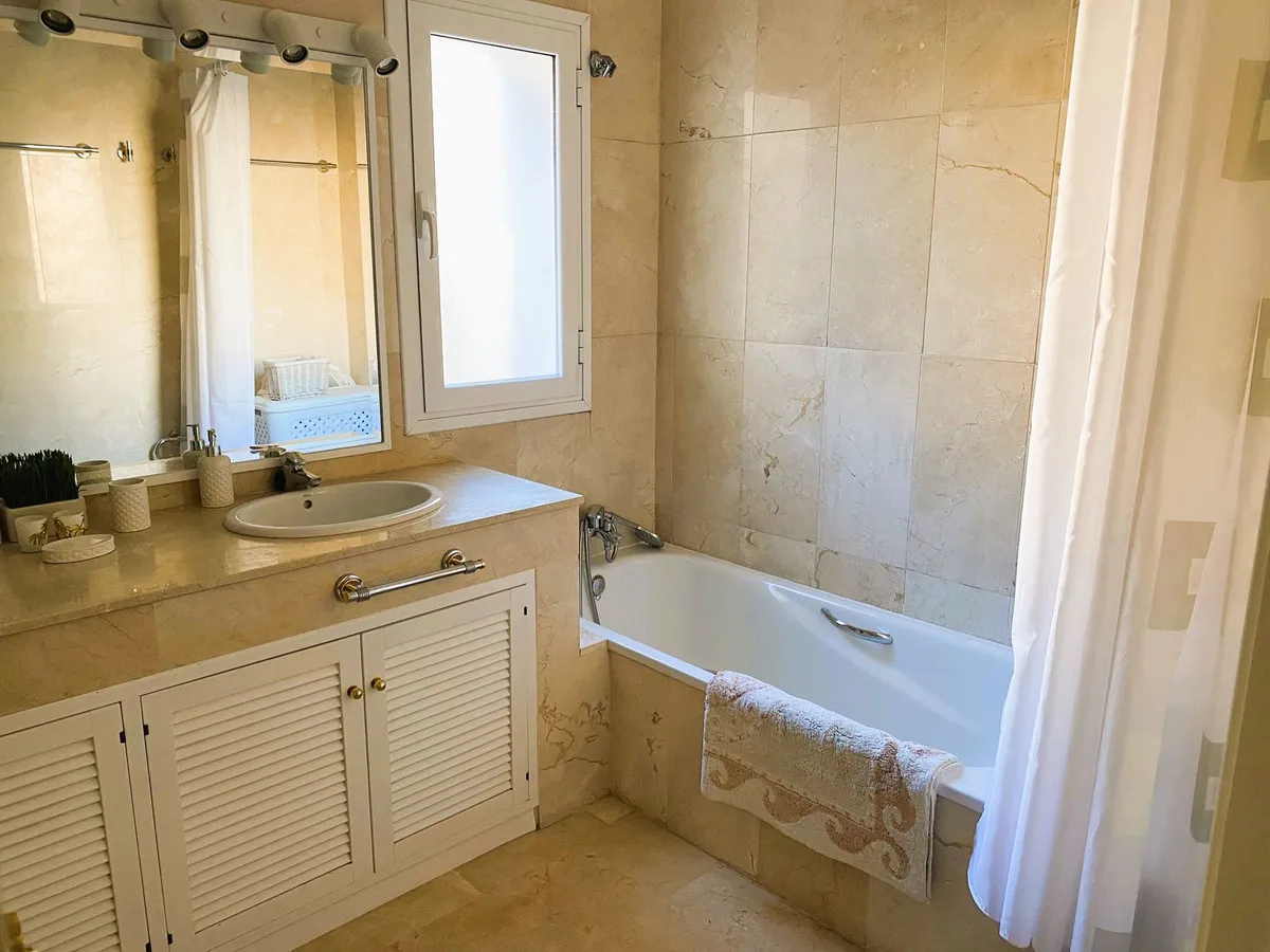 a9b49e2c-7863-4ae7-aebb-01707cc53787