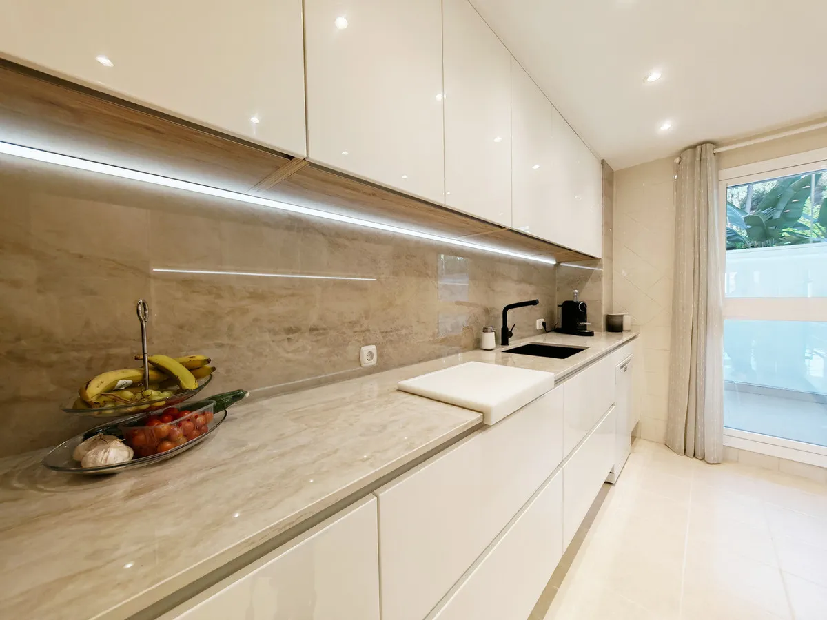 3f62469b-30e6-40c3-a0d1-ba50a145639d