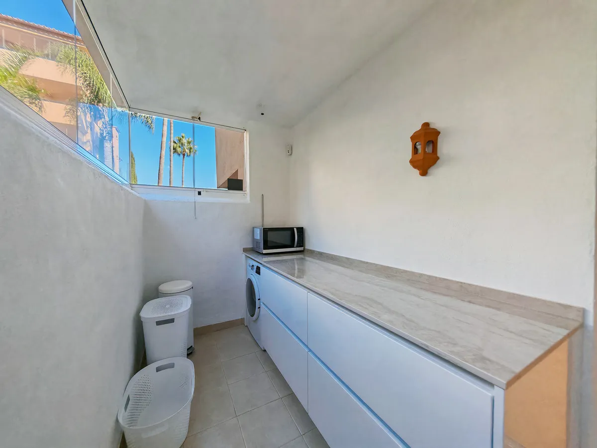 753a2a02-97c3-48cb-97da-f13f0332fdc4