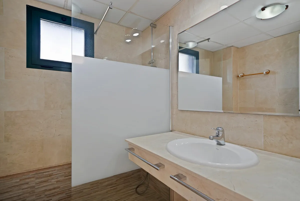 c762b5a4-faea-48ef-8a15-138f2fe995d8