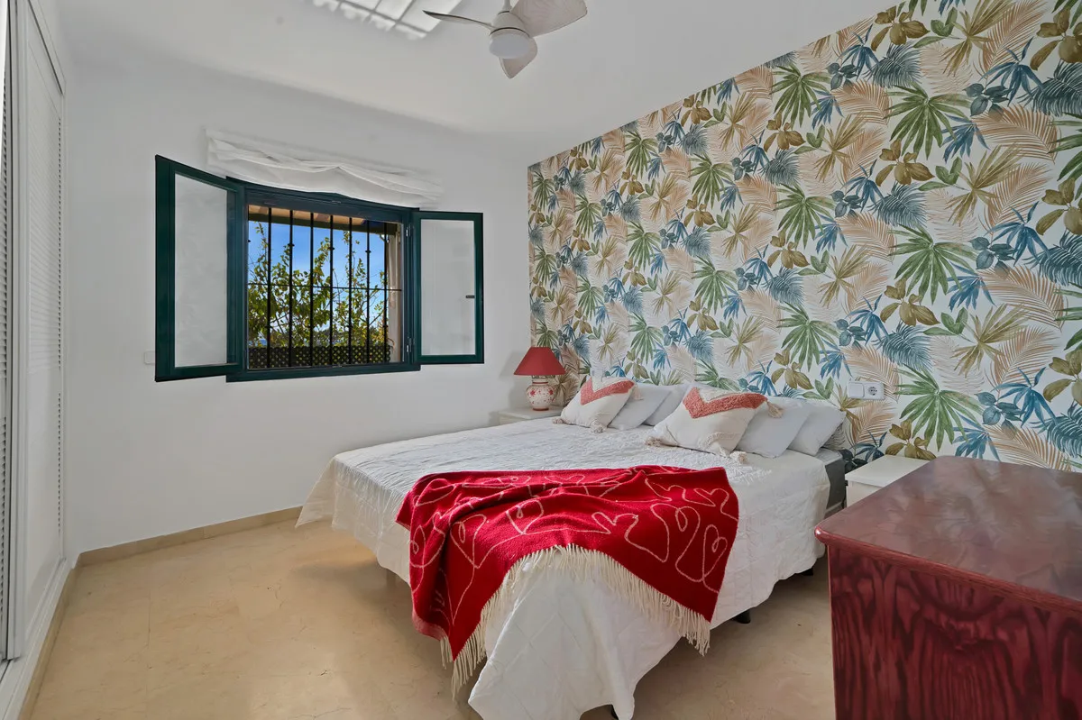 ffee9841-c283-4a05-9607-08a9082c23dc