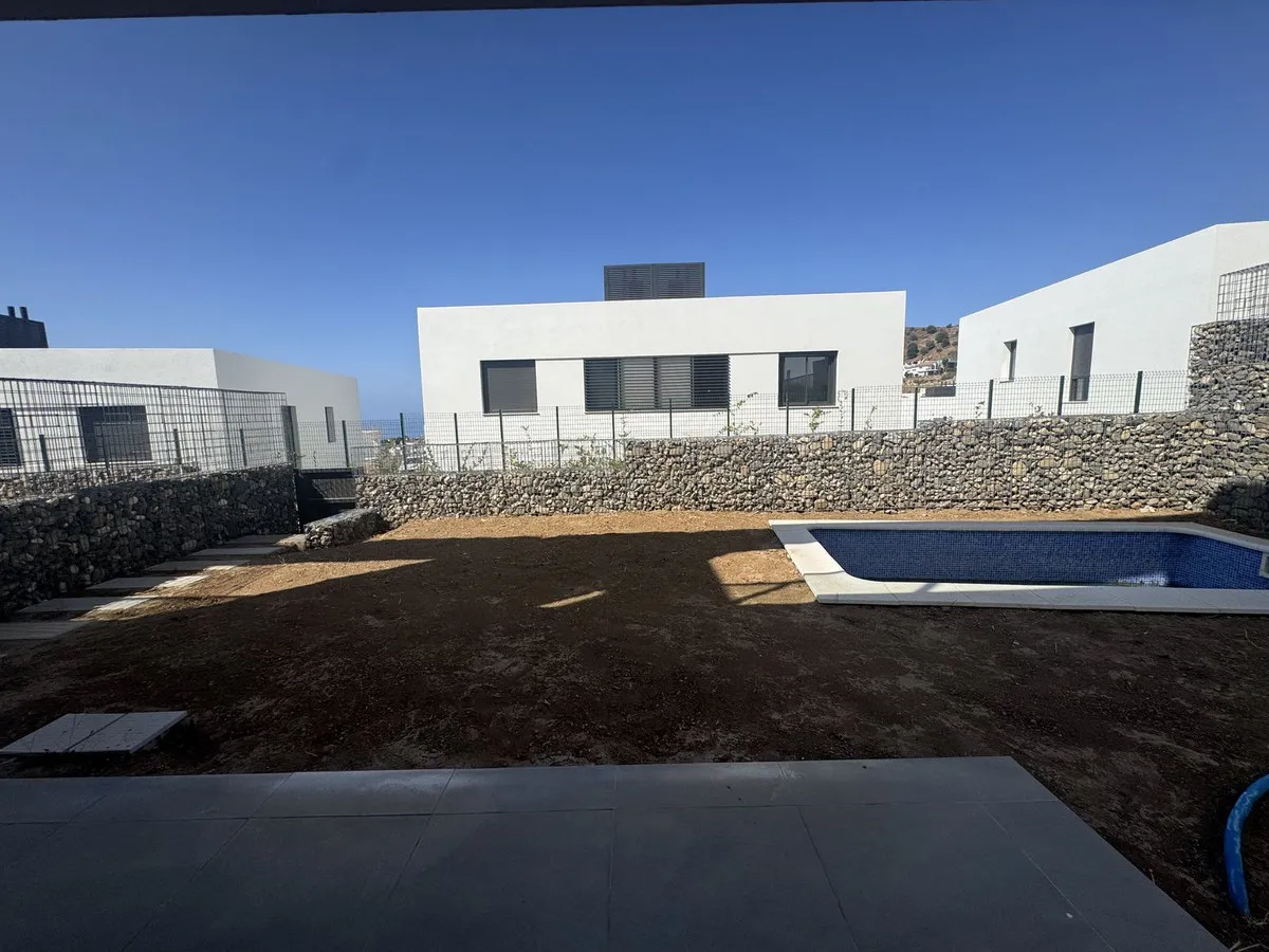 150b06b4-c73b-4468-8aa9-057c7c4cca38