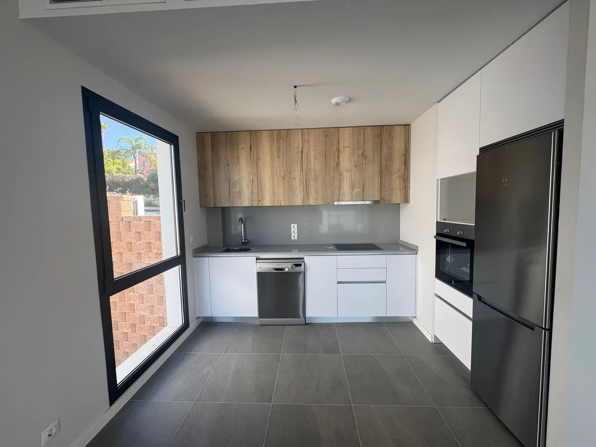 c7886698-2f84-41db-b652-aad96b3e07cf