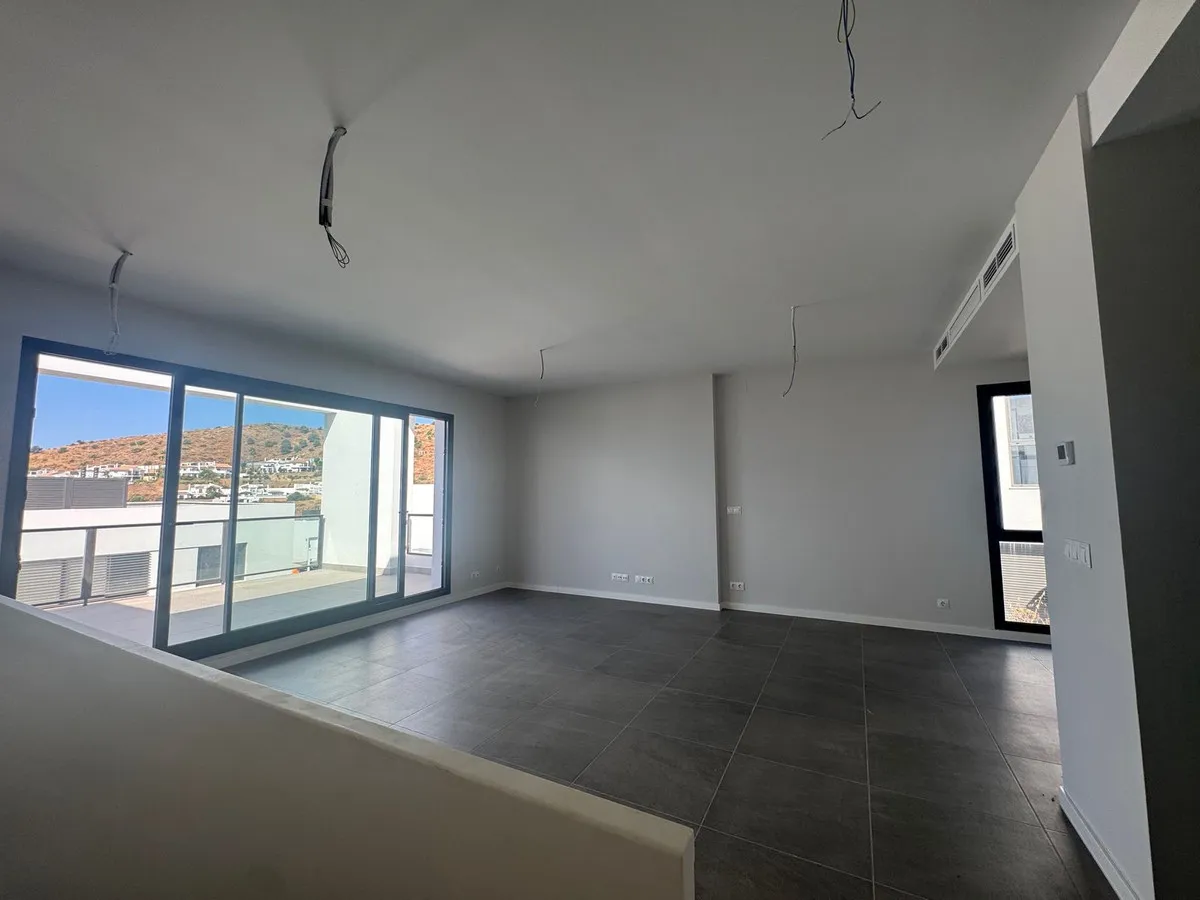 f5a7d4f6-7a56-4912-a5d1-4e4716dae646