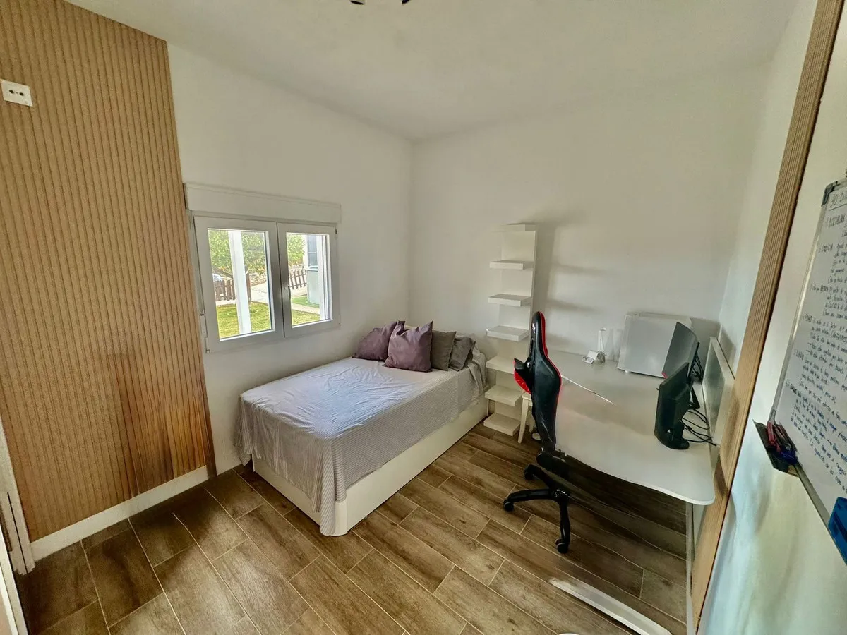 0b385034-bf24-4238-bb77-b5cdf4211279