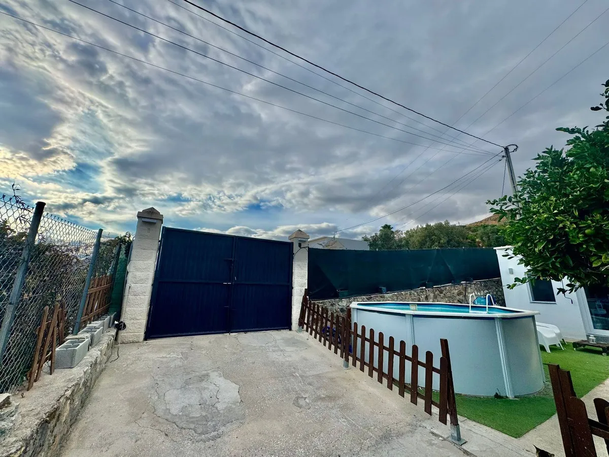 a932ce03-69c4-4558-8bae-4782723a3e27