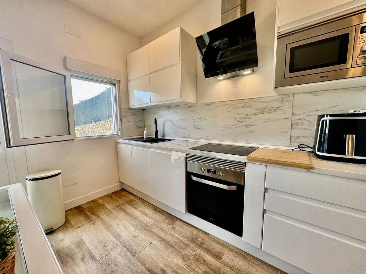 f1a98440-f594-4de8-9ebc-ed6705f8af7f