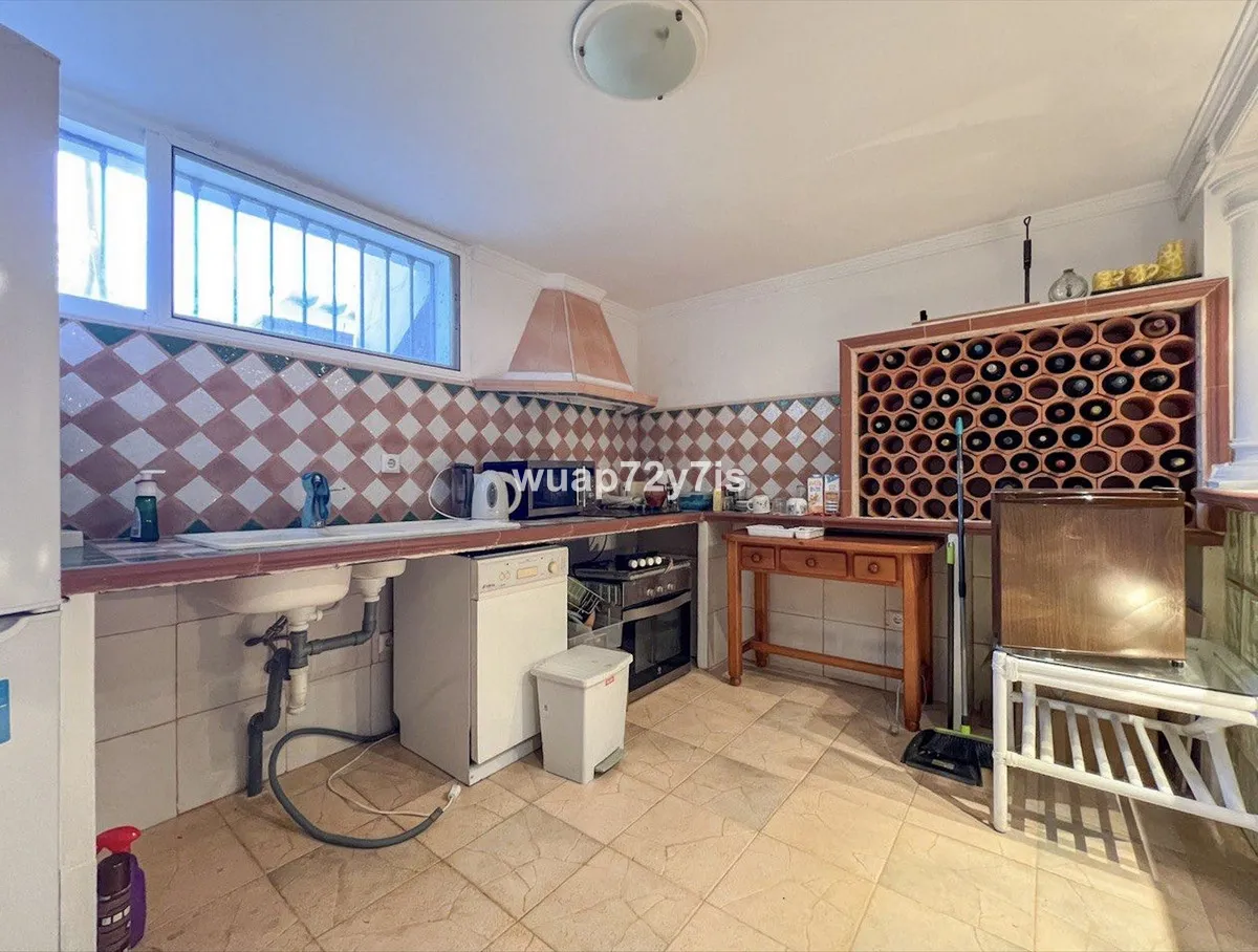 05f381d8-9e9b-408b-bad1-a3a58b6aebdb