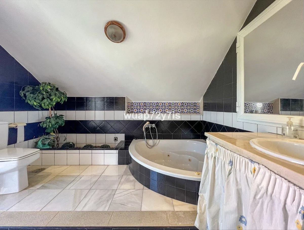 1e3bcedf-467b-4659-afae-c34e655e4f81