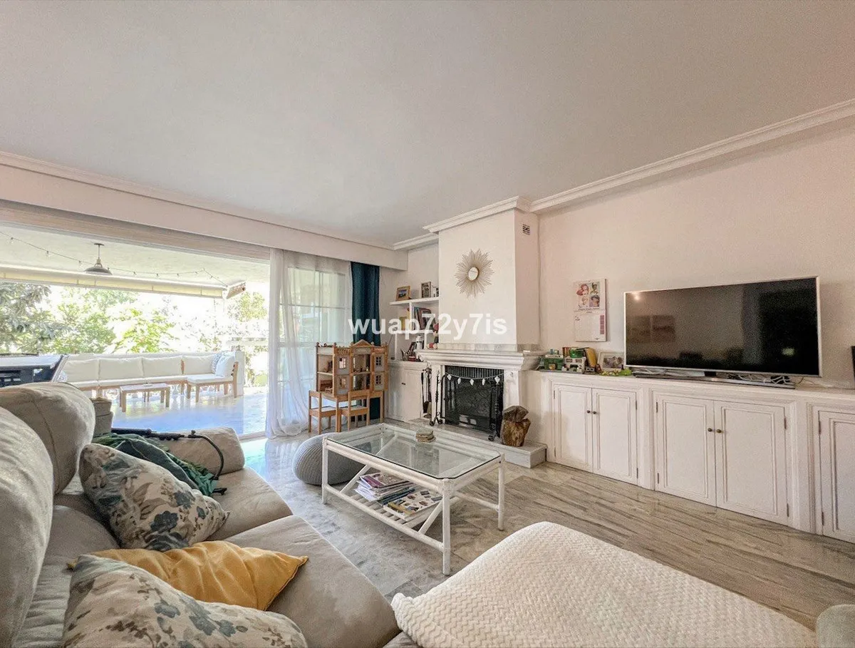 221ce98b-999a-4b59-8d85-aad16f9dc5ca