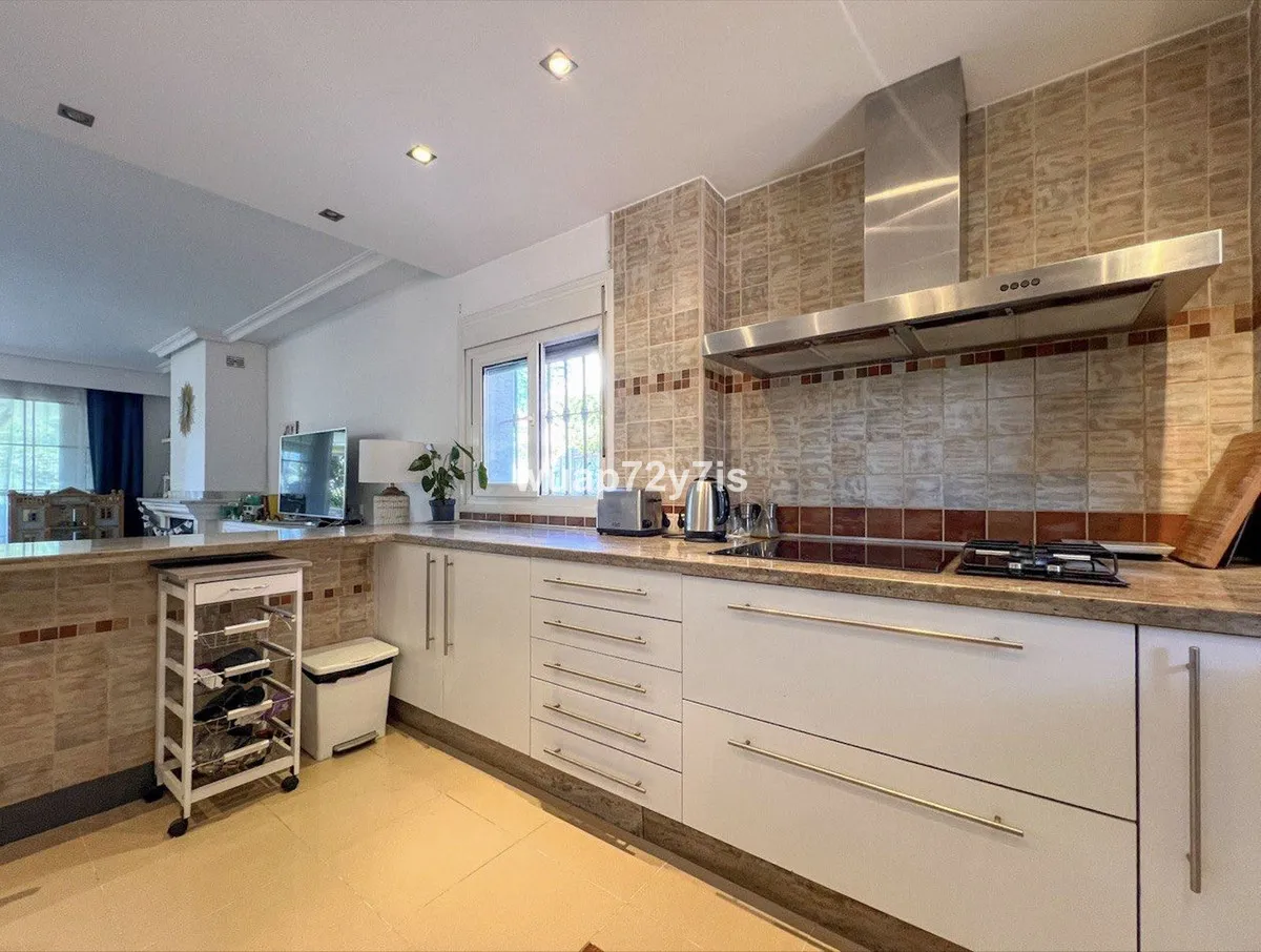 75d60163-5043-467f-bfc5-abfd33c62b6e