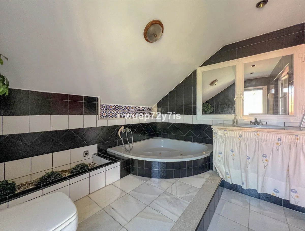 9132cc55-838d-447e-a689-79a7ee4560c4