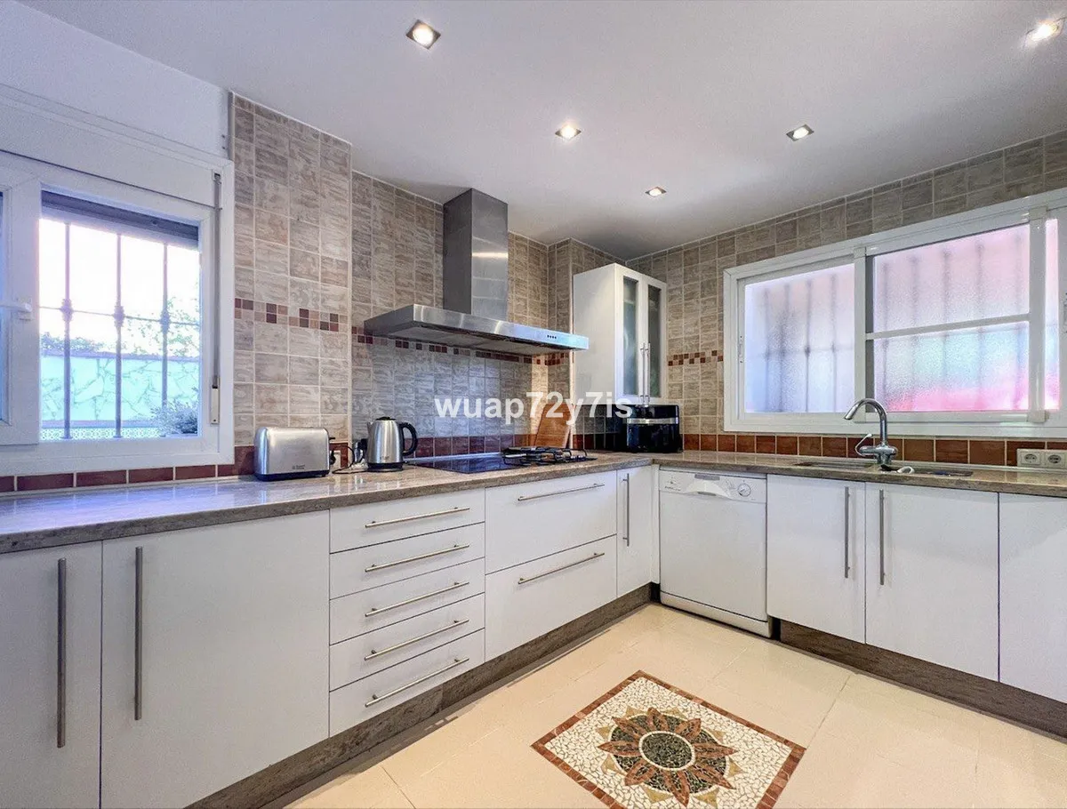 9efcf66c-8593-417d-b7f7-92803c345806