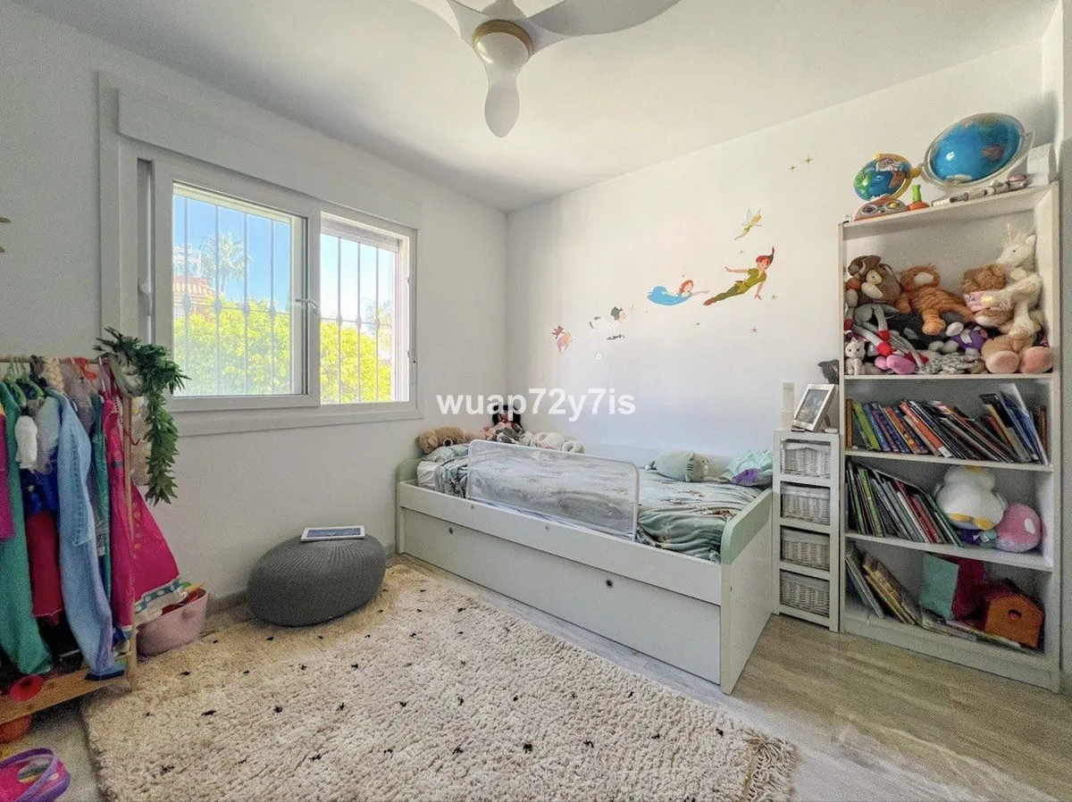 a6e9890c-78c7-433f-b3e6-aa92ad524cde