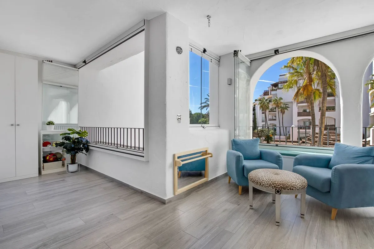 4f56782e-b48e-4c18-9bd7-2e713ee2759b