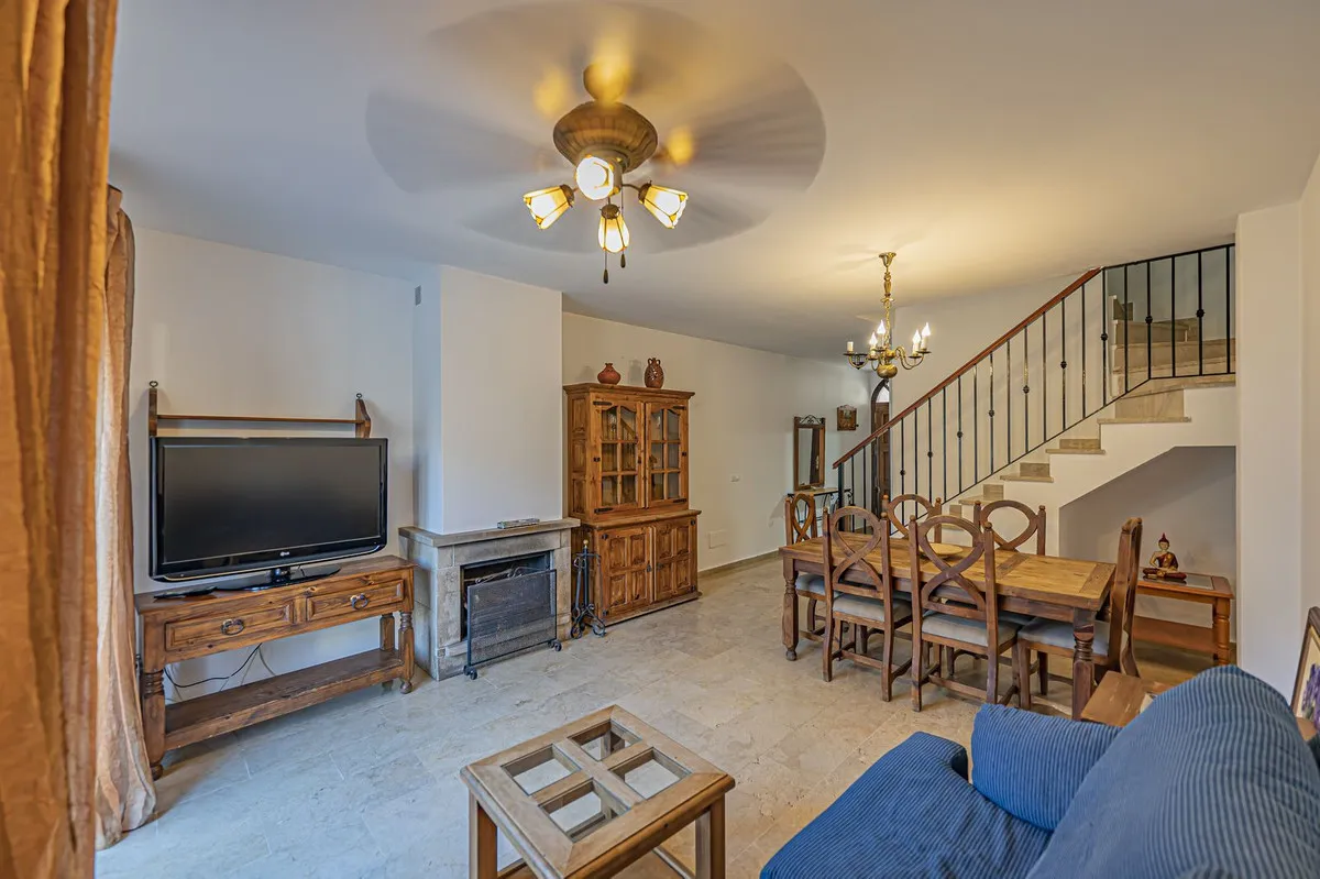 3d1b2506-bb1c-4756-a28a-d3e9281571c5