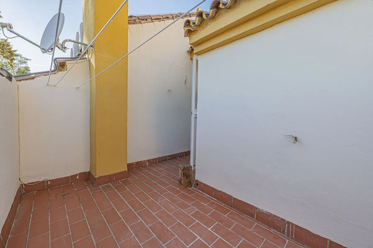 7b8572c8-542f-4b79-bcad-63fcebee6181