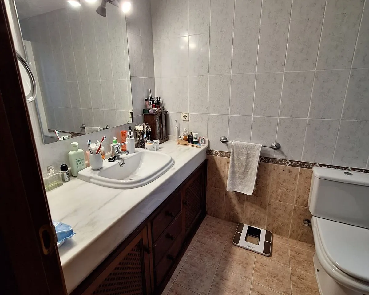 1d8427f6-82e2-4c74-827f-ed2ba9933c2b